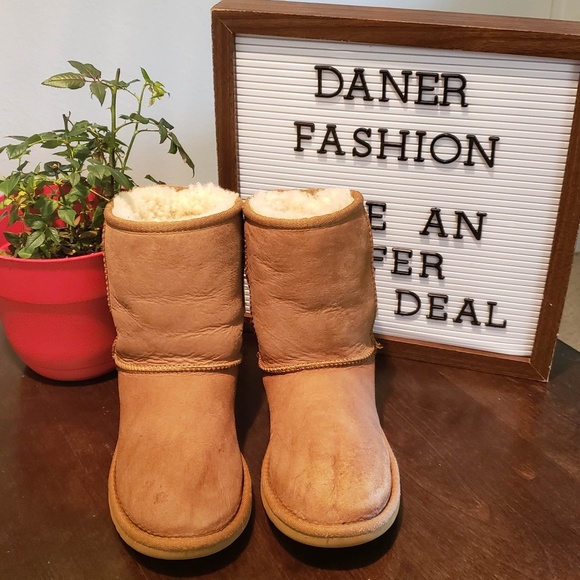 UGG Other - UGG Classic Short